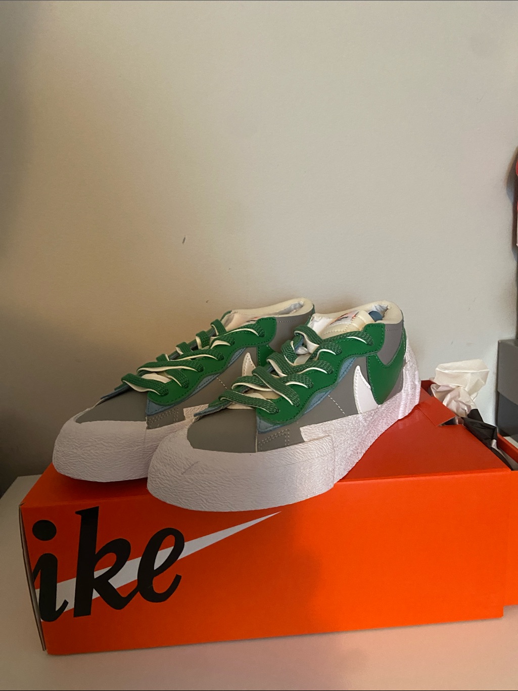 Nike Kids Low-Top Sneakers In Green And White